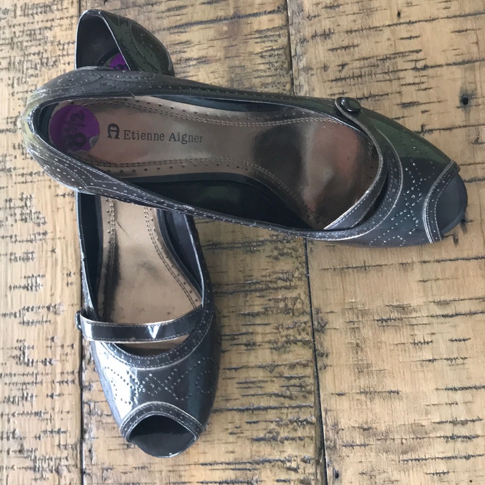 Etienne Aigner size 81/2 peeptoe brown patent shoe